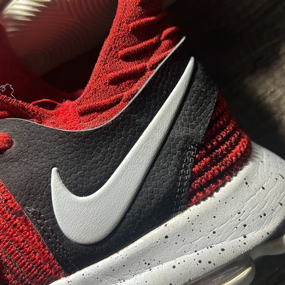 Kd. Size 9.5 men’s basketball shoes - Picture 5 of 9